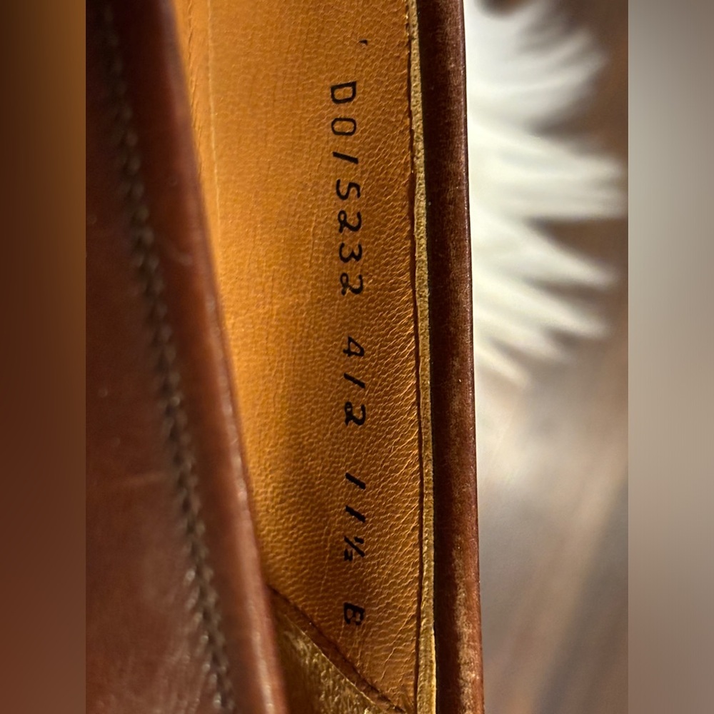 Ferragamo brown dress shoe with tassel detail size 11.5B - Picture 4 of 6